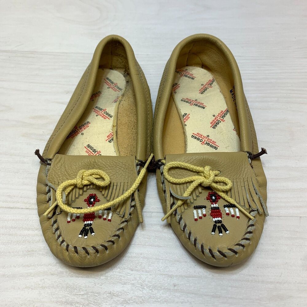 Minnetonka Thunderbird Moccasins Women's Size 8 Tan Leather Fringe Slip On Shoes